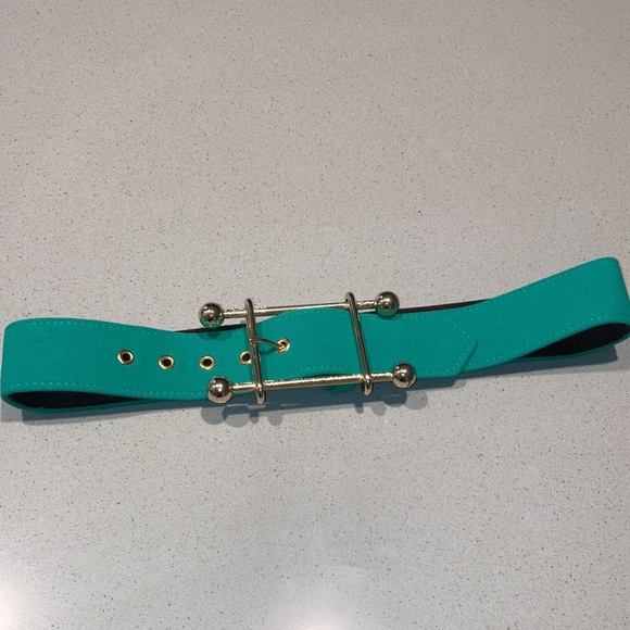 Milly Belt Wide Green Gold  Statement Buckle Belt Size 6 - Picture 1 of 6